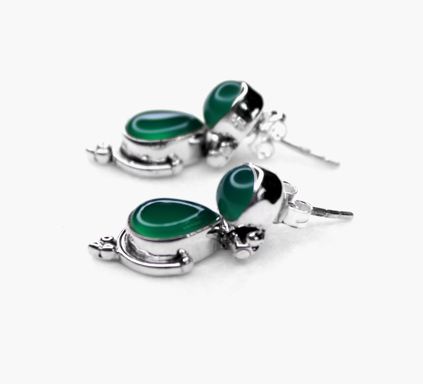 GREEN ONEX SILVER EARRING (4.4 GM)