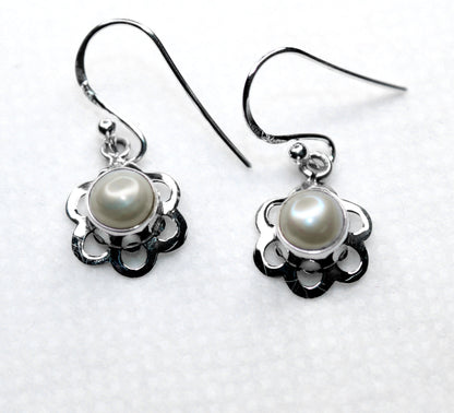 PEARL SILVER EARRING (2.3GM)