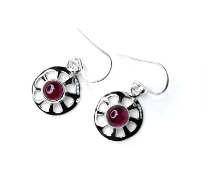 GARNET SILVER EARRING (2.6 GM)