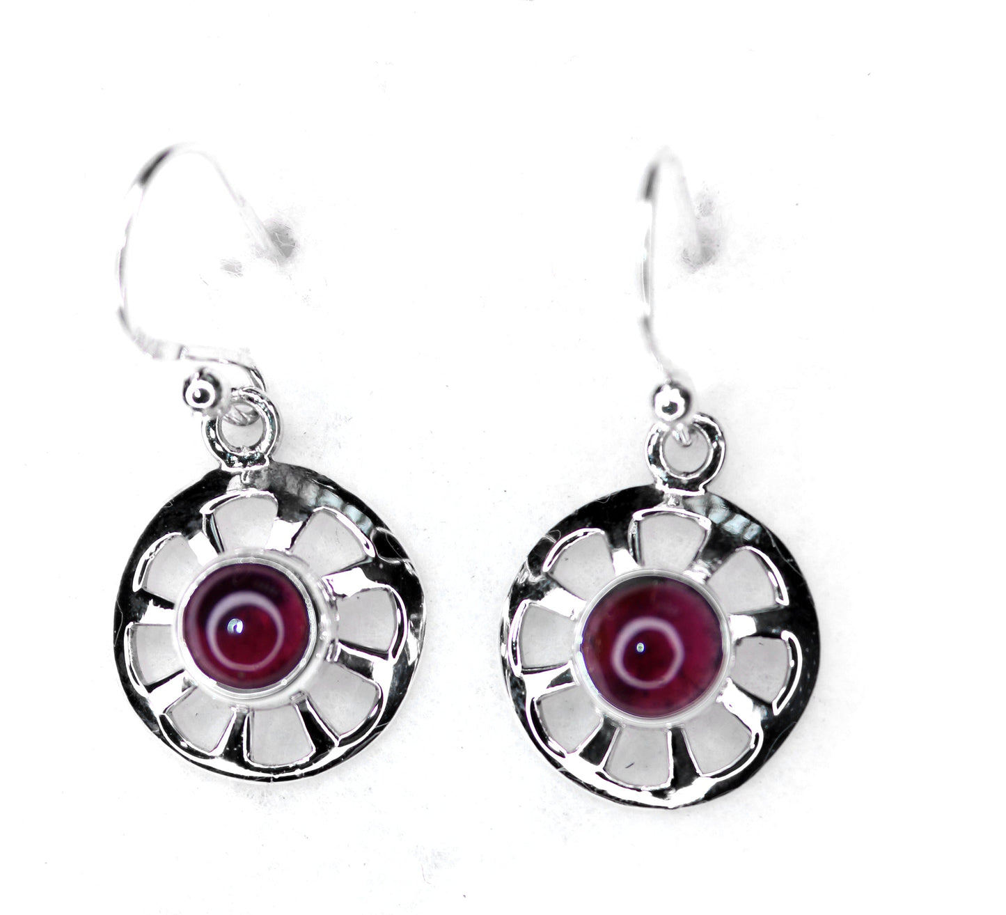 GARNET SILVER EARRING (2.6 GM)