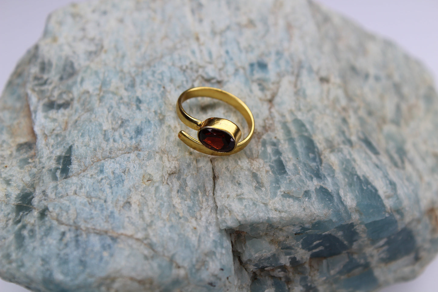 StoneAsiaa Birth Stone Garnet Toe-Ring 044